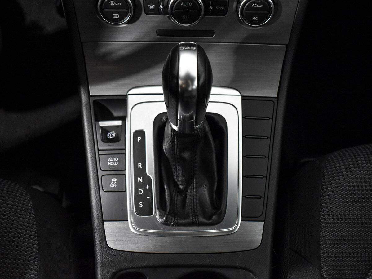 Volkswagen Passat, 2012 - Фото №9