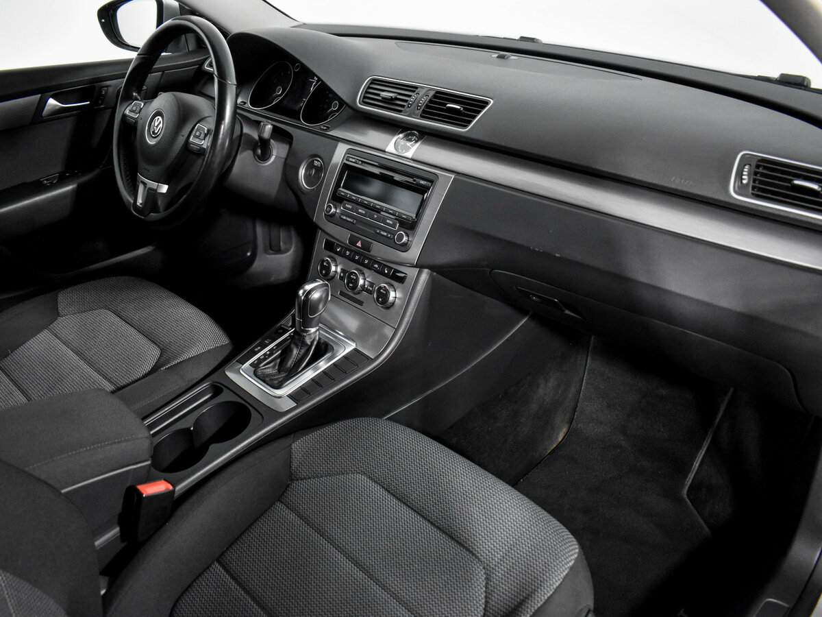 Volkswagen Passat, 2012 - Фото №18