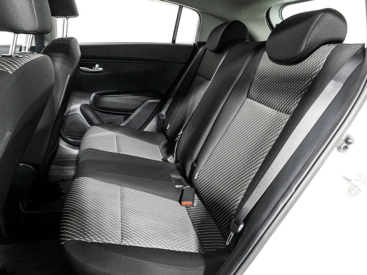 Kia Rio X-Line, 2018 - Фото №9