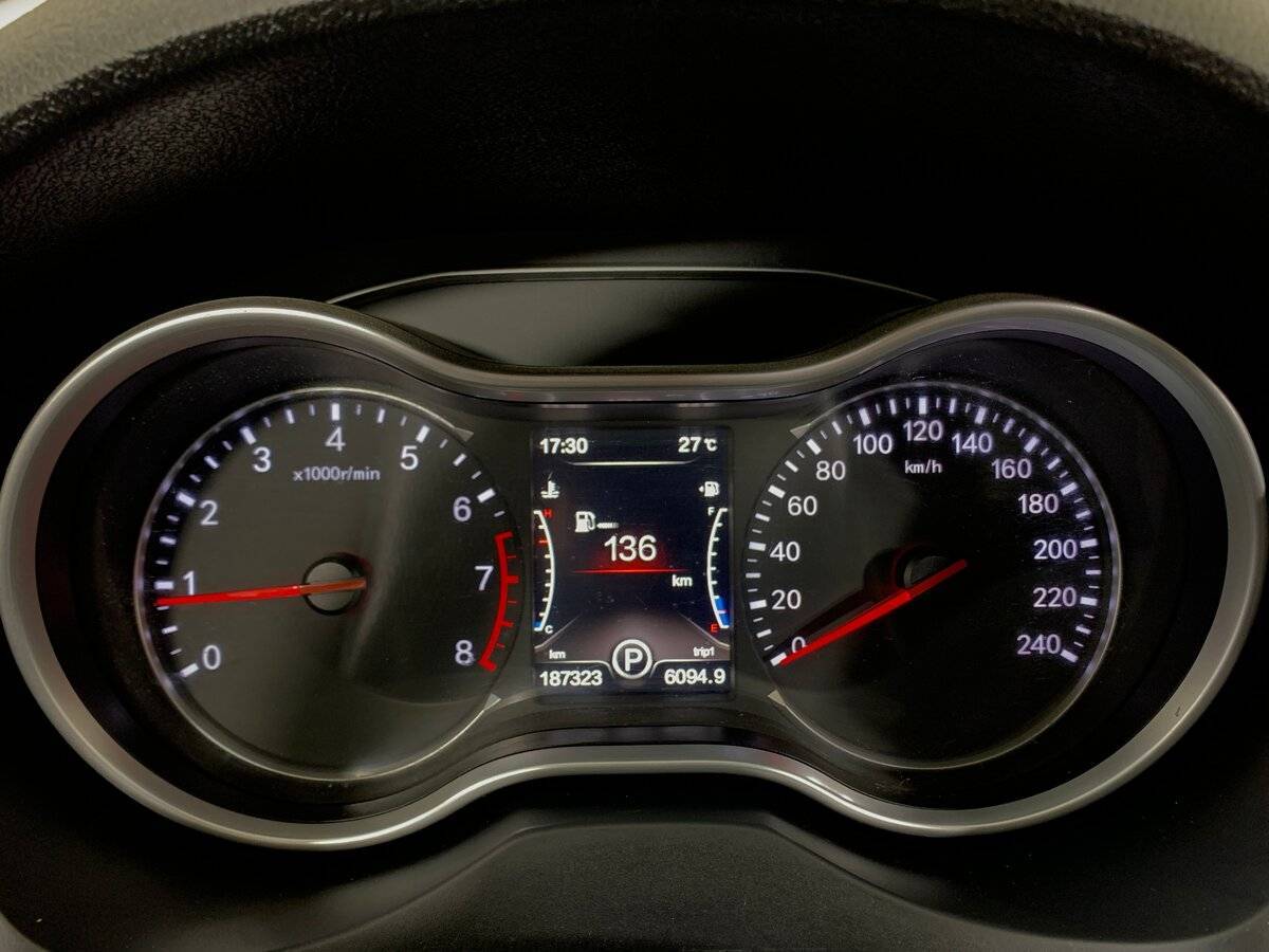 FAW Besturn X80, 2018 - Фото №13