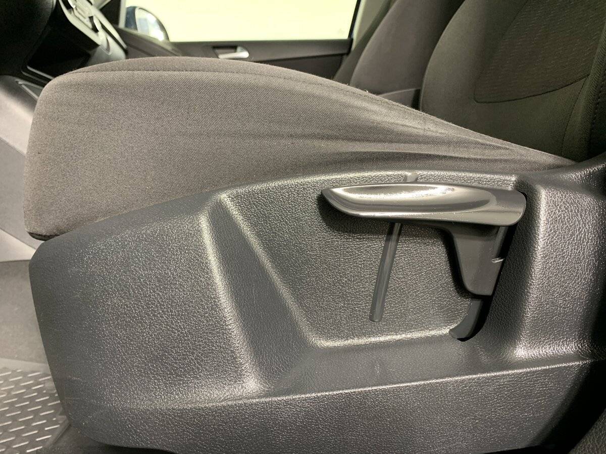 Volkswagen Tiguan, 2012 - Фото №15