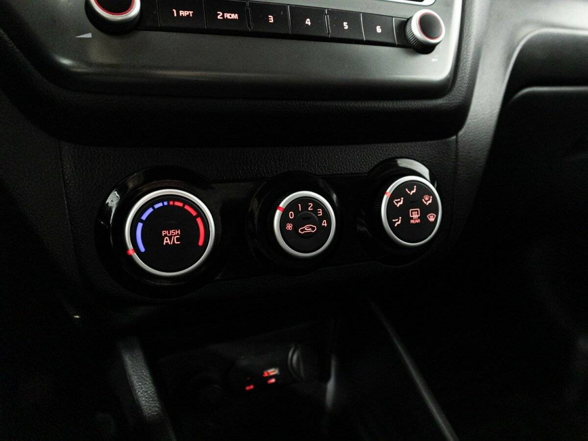 Kia Rio, 2017 - Фото №15