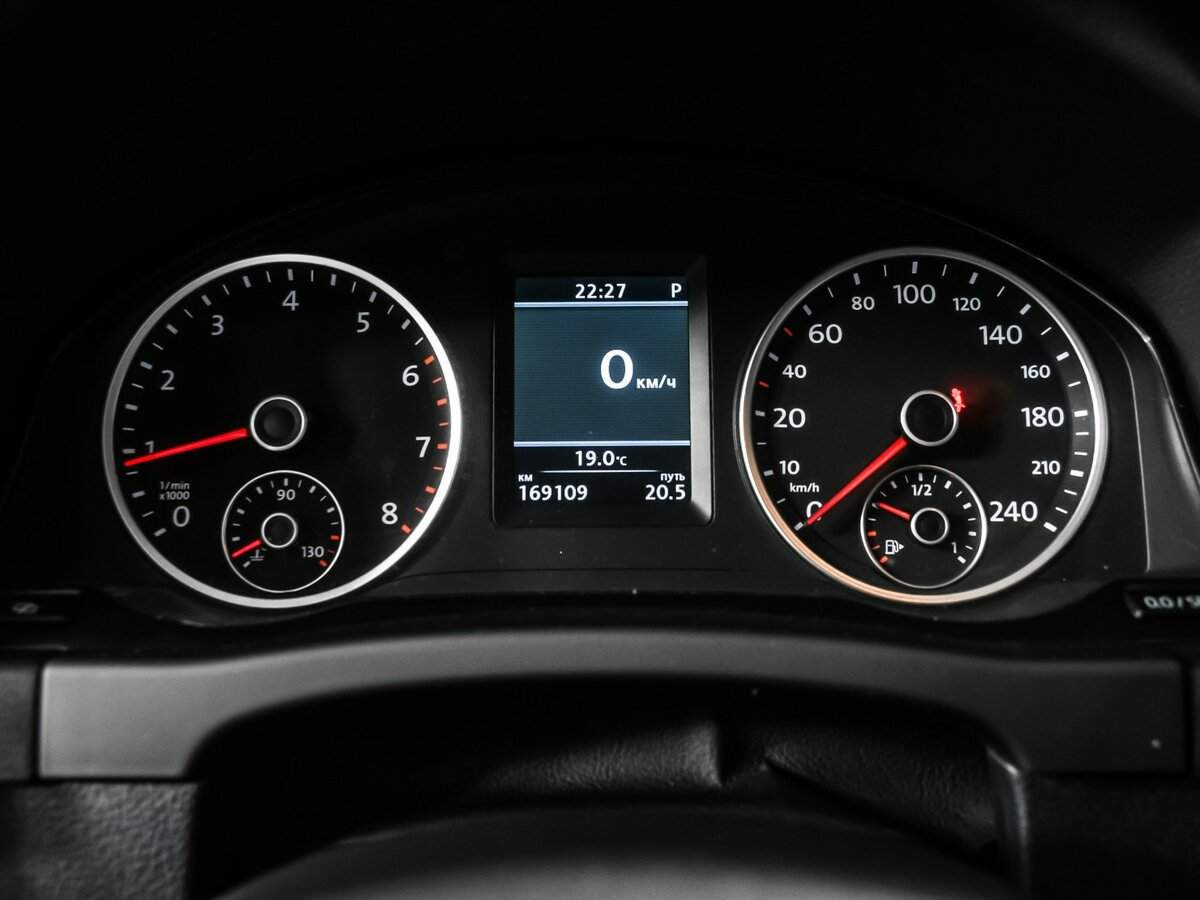 Volkswagen Tiguan, 2012 - Фото №9