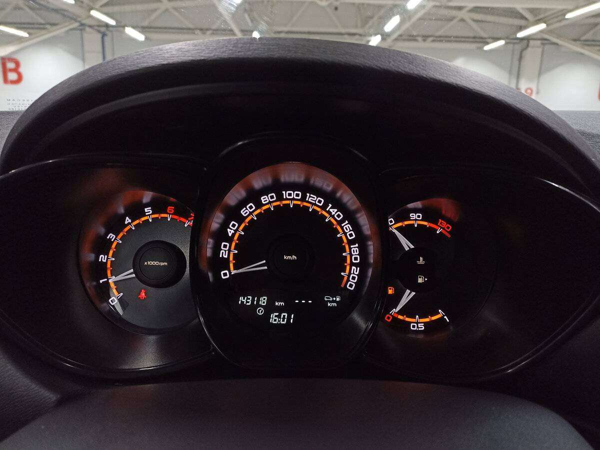 Lada (ВАЗ) Vesta SW, 2020 - Фото №12