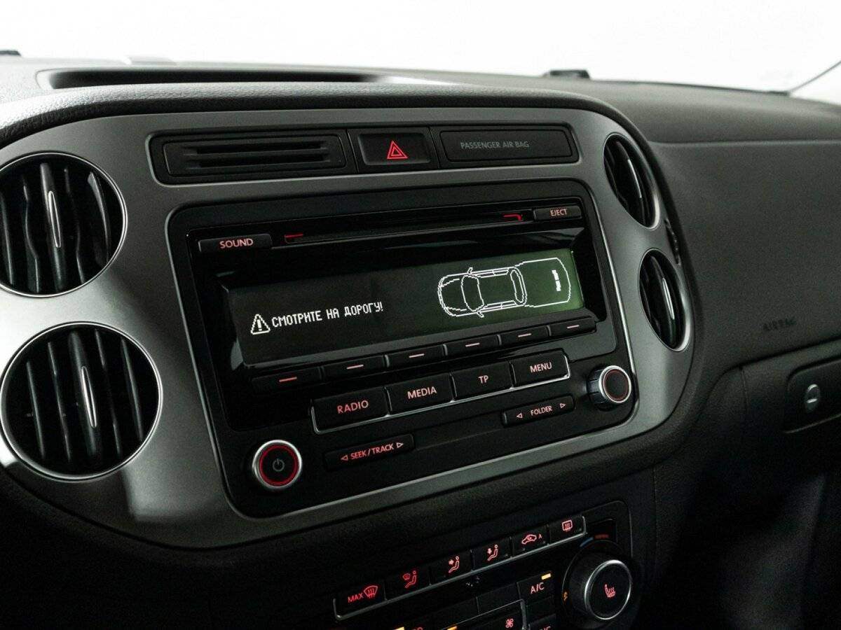 Volkswagen Tiguan, 2015 - Фото №15