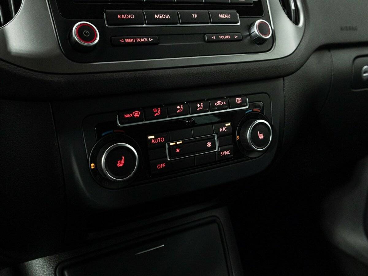 Volkswagen Tiguan, 2015 - Фото №16