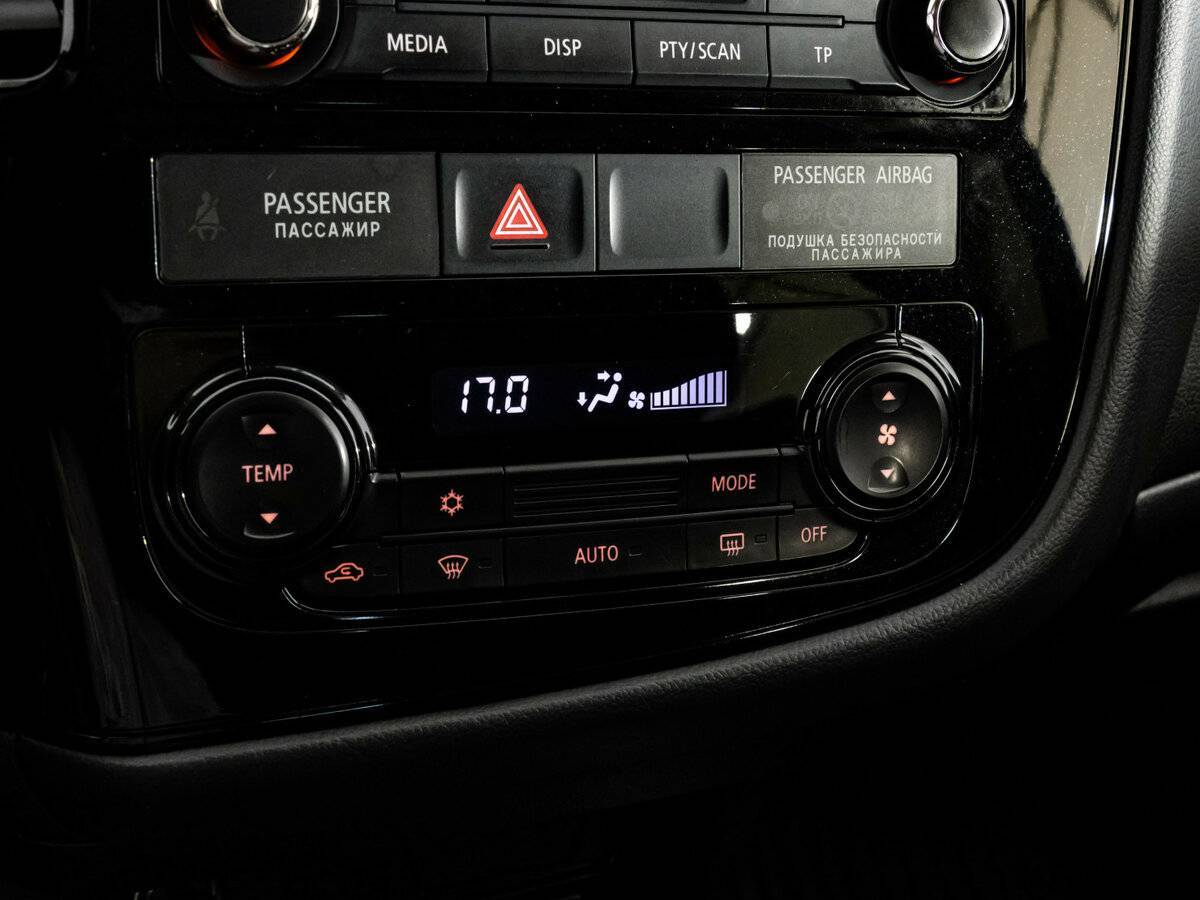 Mitsubishi Outlander, 2018 - Фото №12