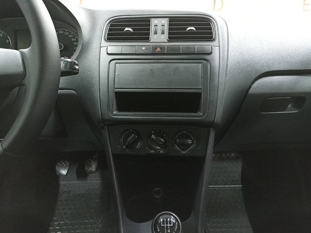 Volkswagen Polo, 2015 - Фото №14