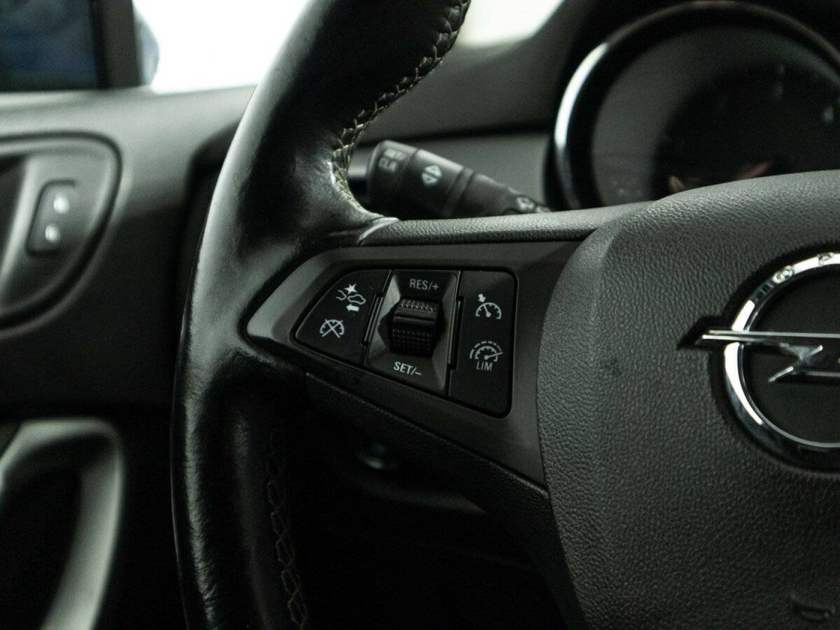 Opel Astra, 2019 - Фото №17