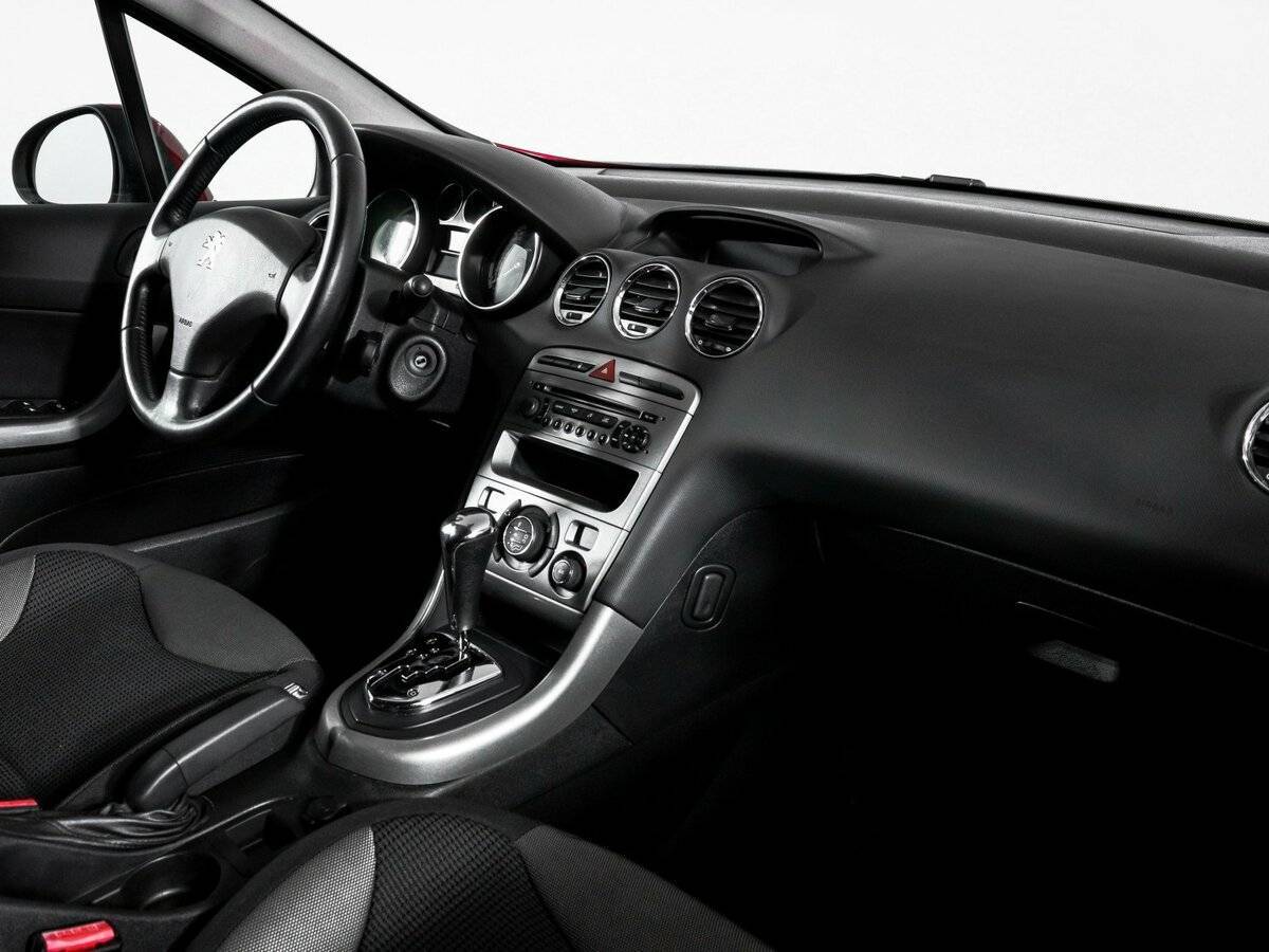 Peugeot 308, 2012 - Фото №8