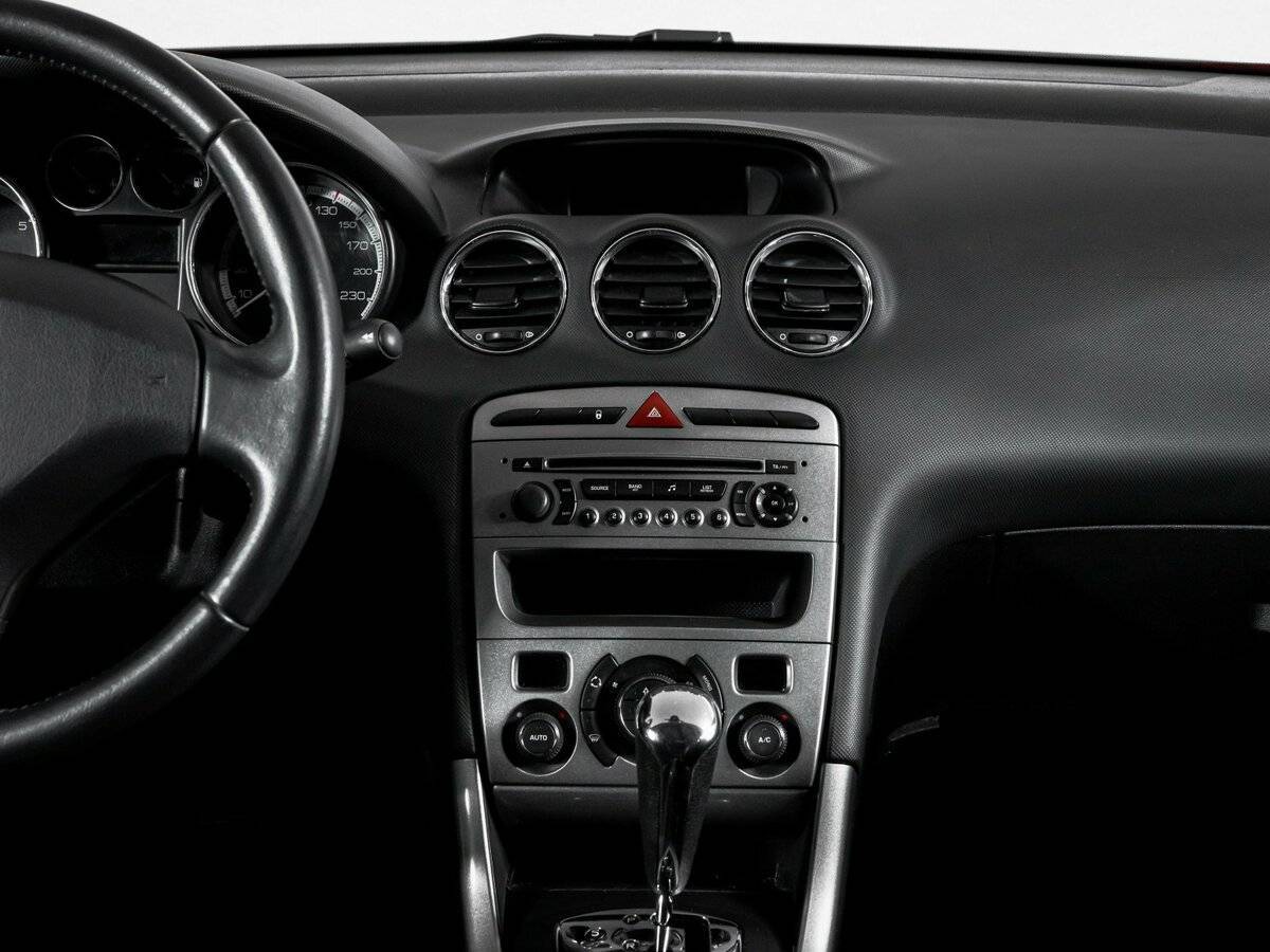 Peugeot 308, 2012 - Фото №12