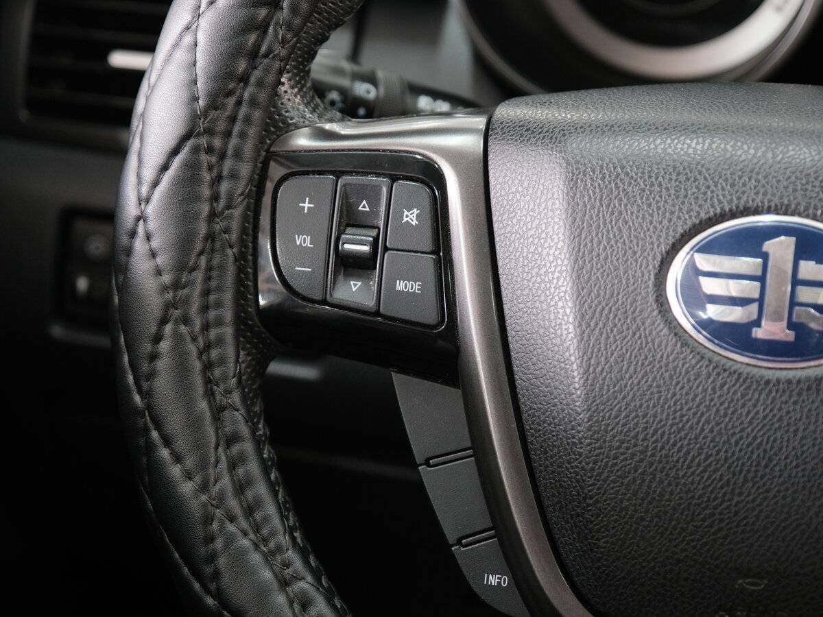 FAW Besturn X80, 2017 - Фото №10