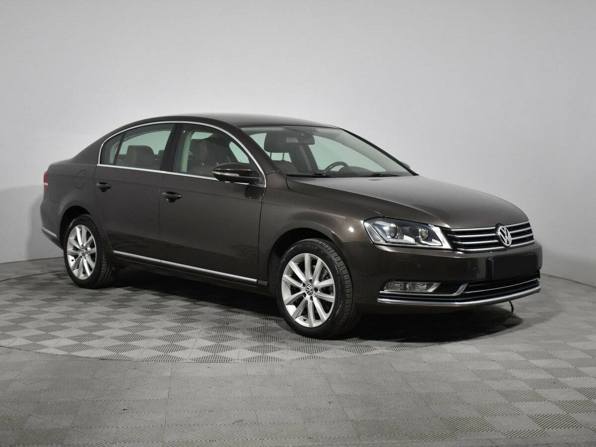Volkswagen Passat, 2012 - Фото №2