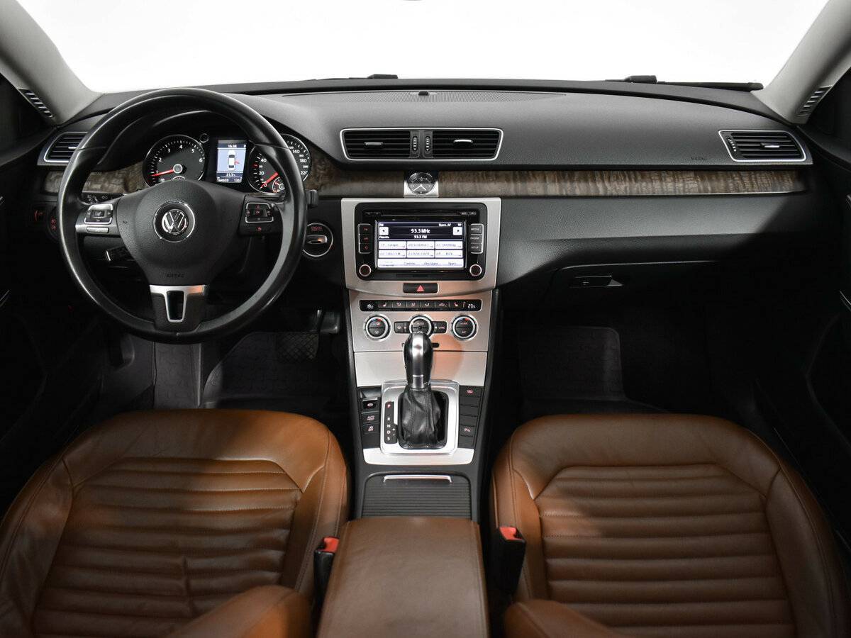 Volkswagen Passat, 2012 - Фото №9