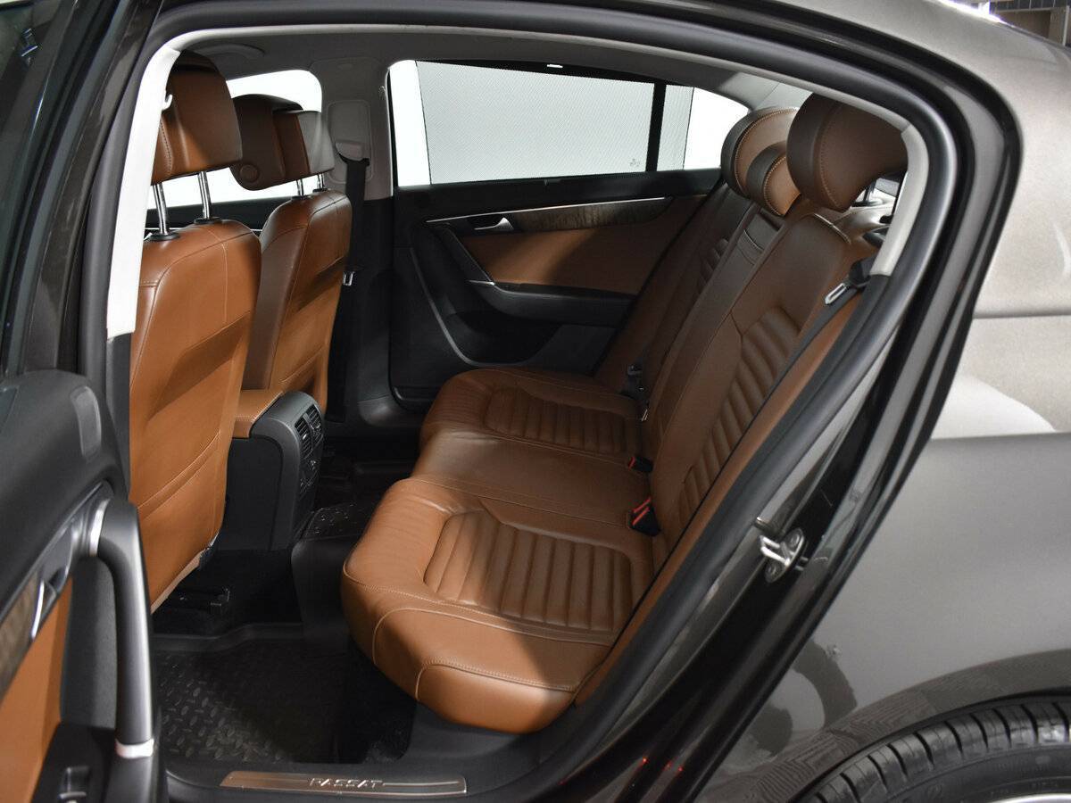 Volkswagen Passat, 2012 - Фото №11