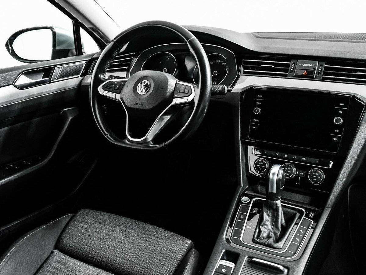 Volkswagen Passat, 2019 - Фото №8