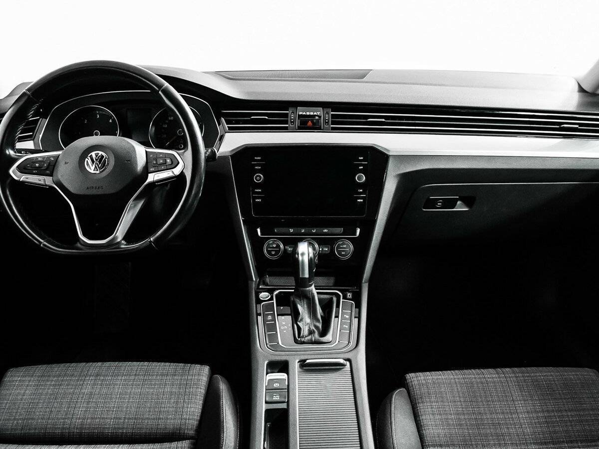 Volkswagen Passat, 2019 - Фото №10