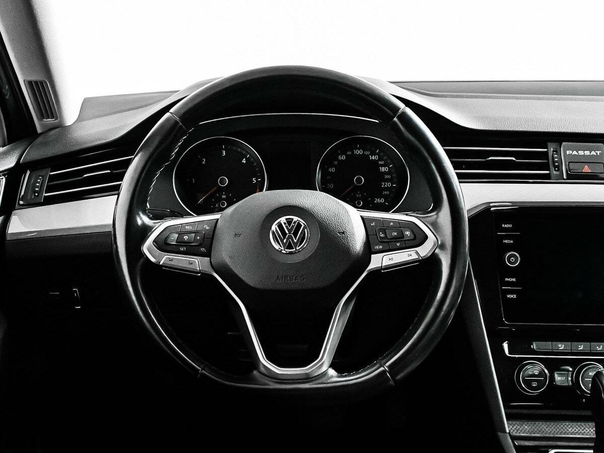 Volkswagen Passat, 2019 - Фото №11