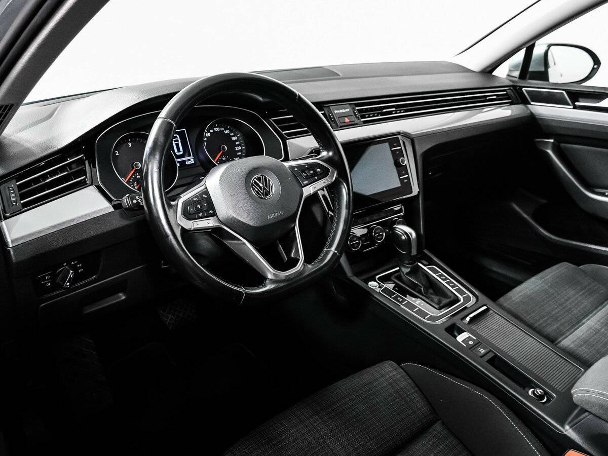 Volkswagen Passat, 2019 - Фото №12