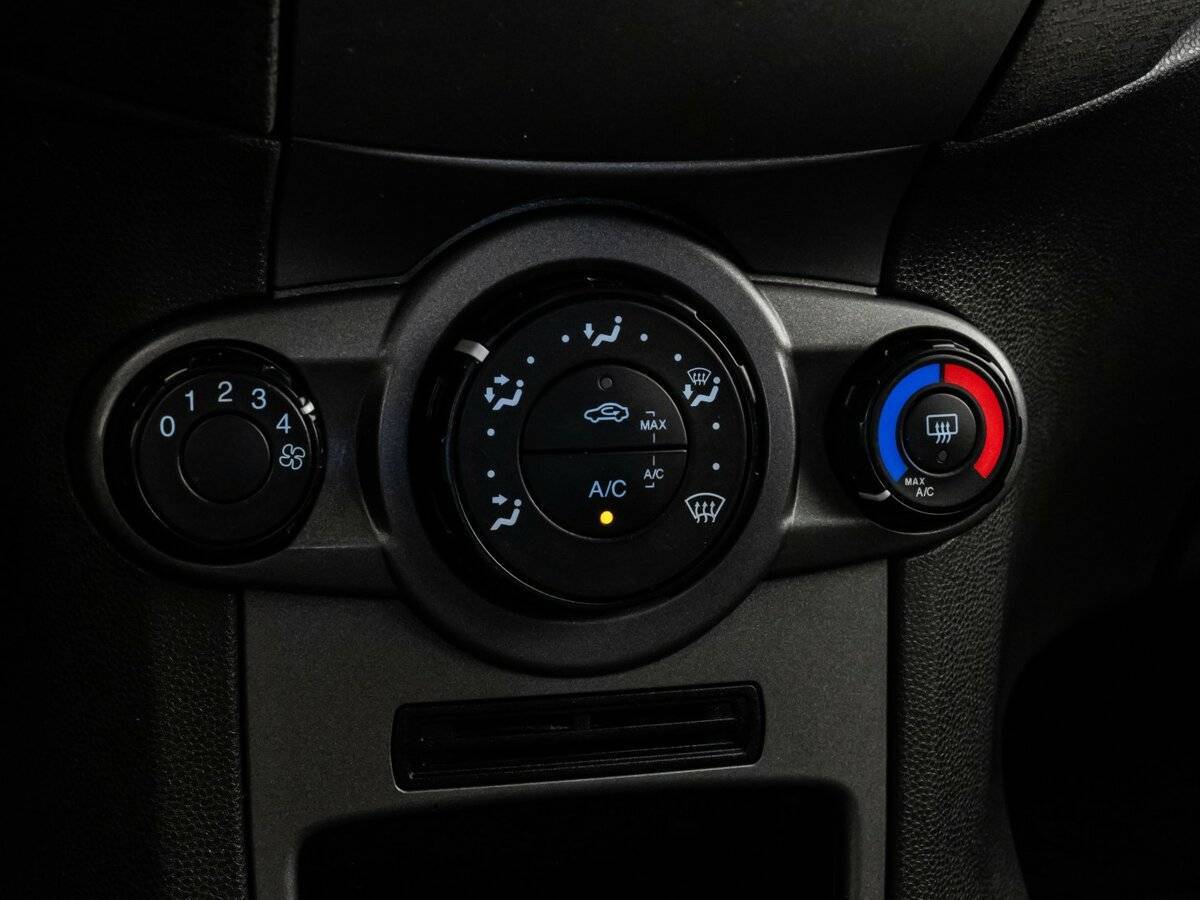 Ford Fiesta, 2015 - Фото №13