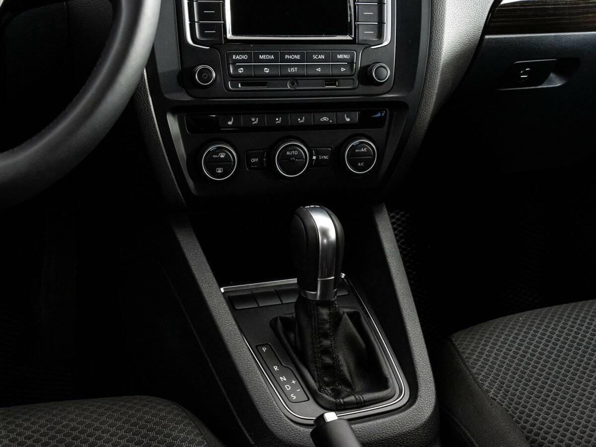 Volkswagen Jetta, 2015 - Фото №12