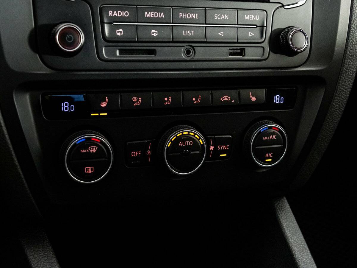 Volkswagen Jetta, 2015 - Фото №13