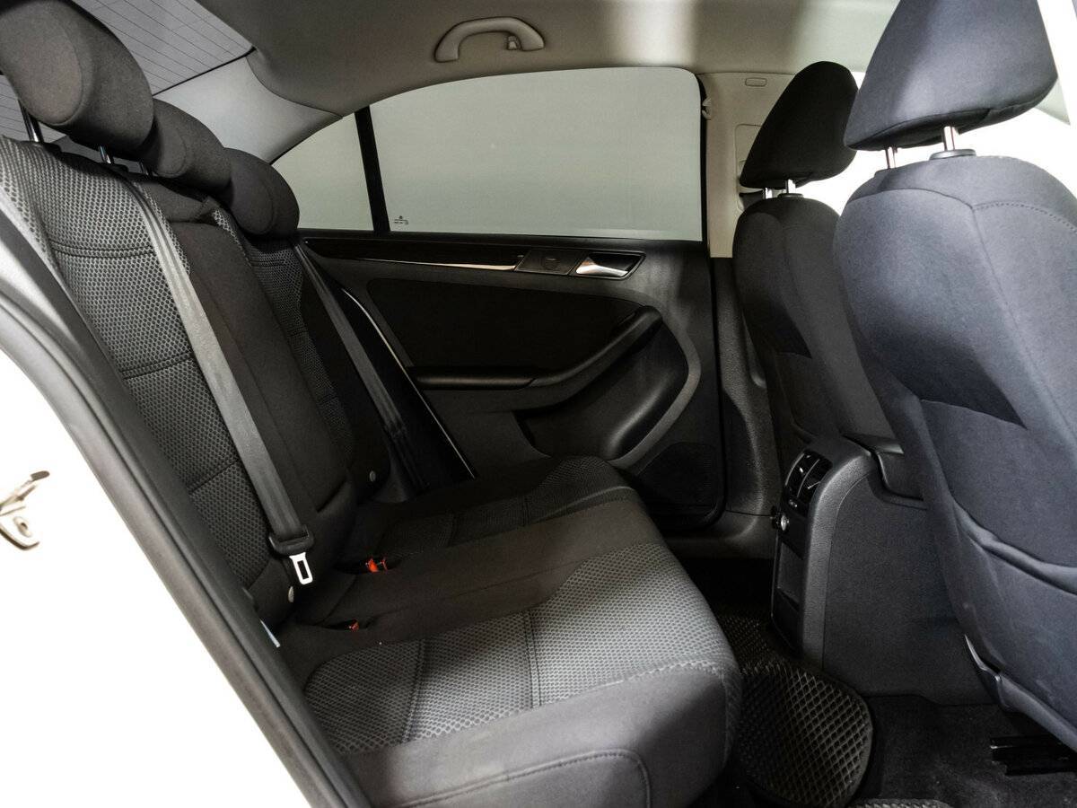 Volkswagen Jetta, 2015 - Фото №15