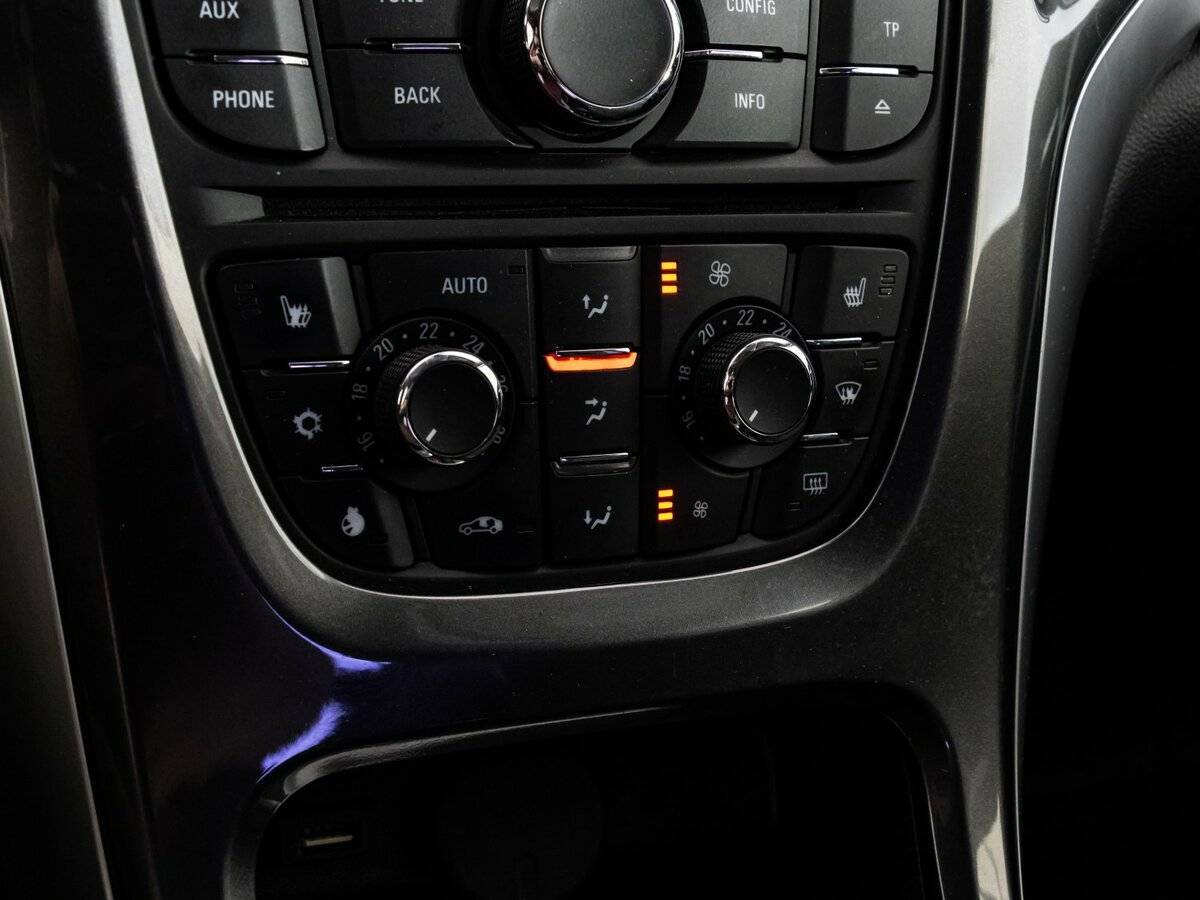 Opel Astra, 2012 - Фото №13