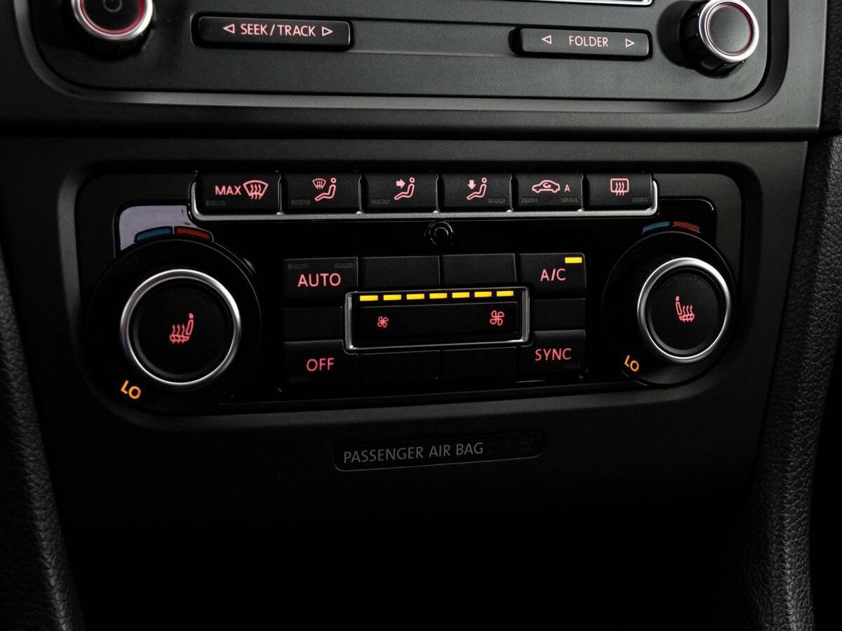 Volkswagen Golf, 2012 - Фото №12