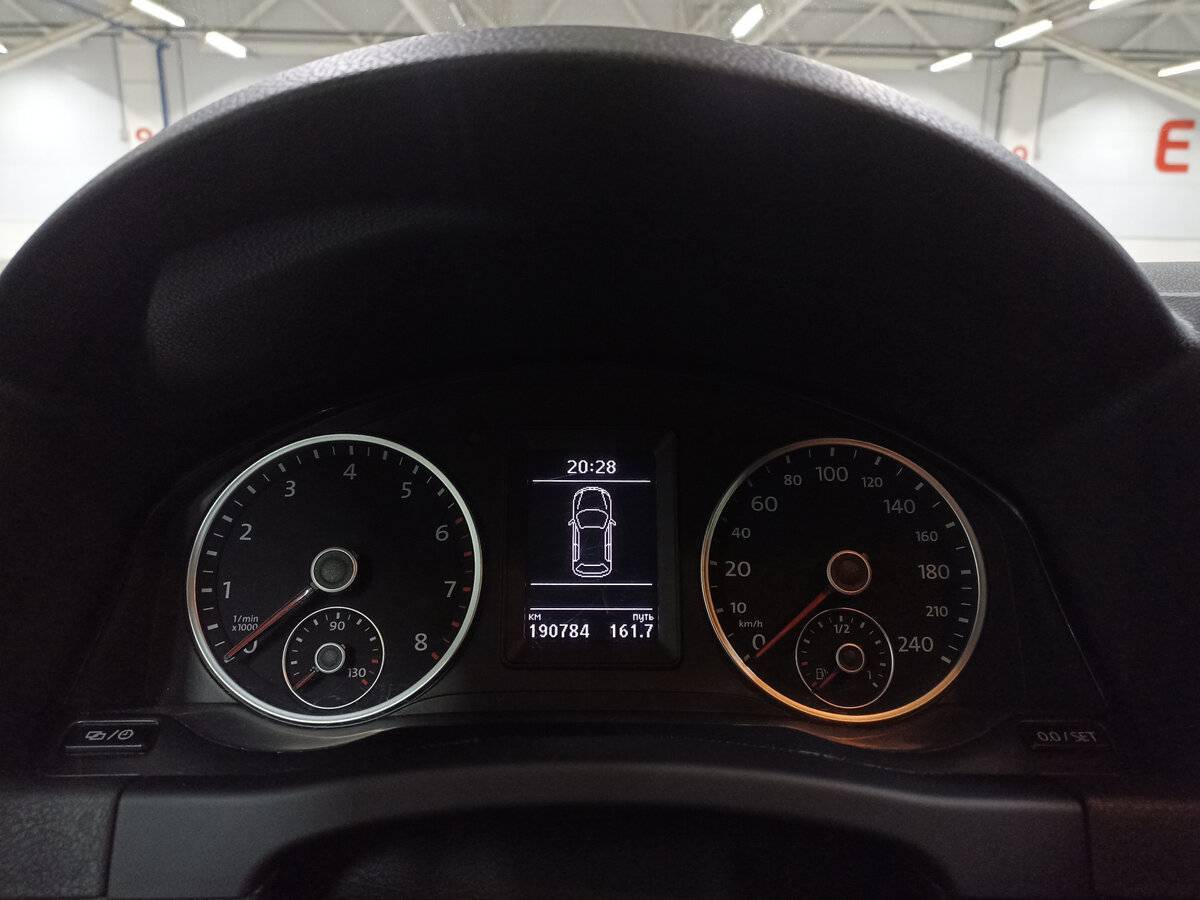 Volkswagen Tiguan, 2016 - Фото №12