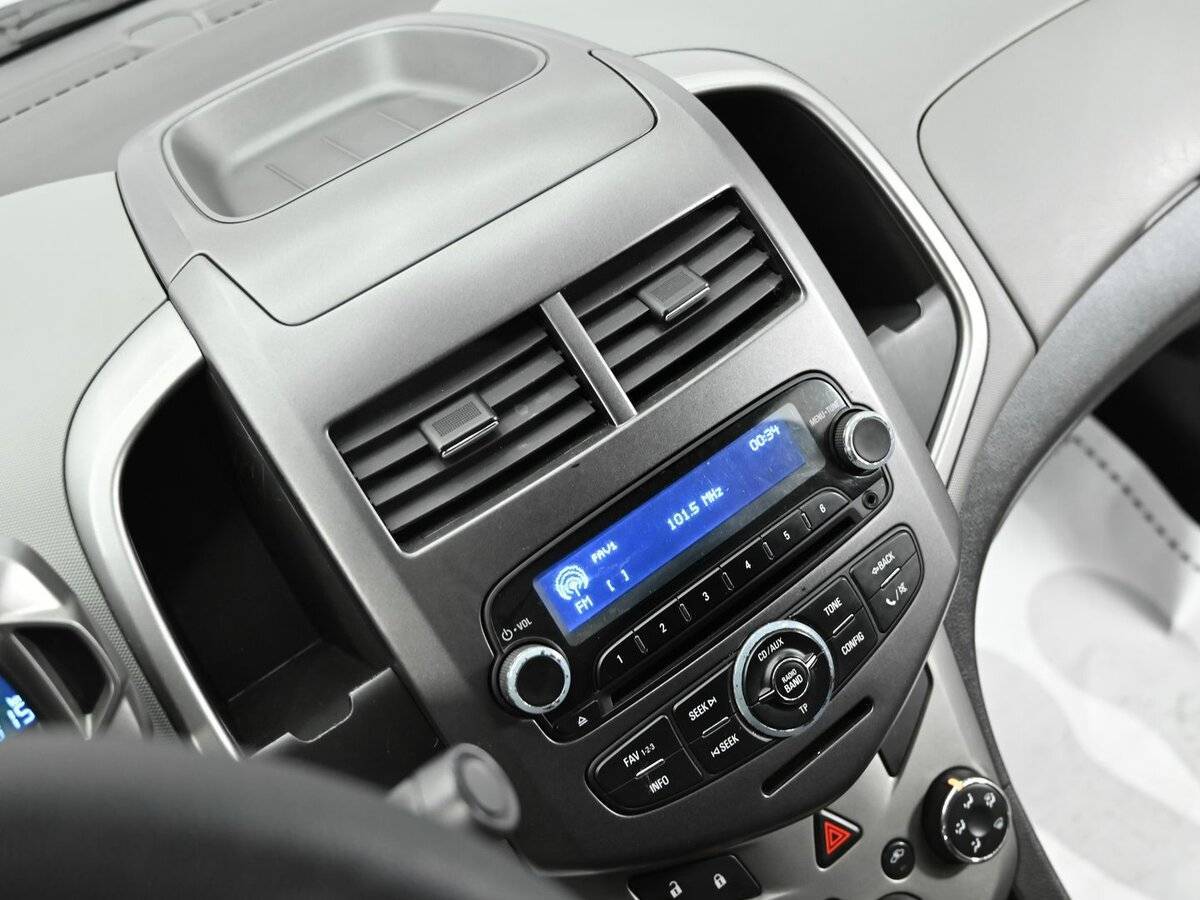 Chevrolet Aveo, 2012 - Фото №9