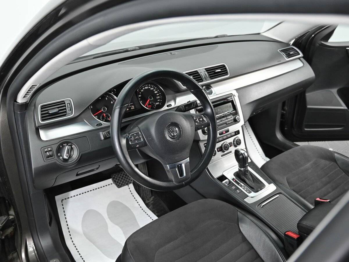 Volkswagen Passat, 2012 - Фото №7