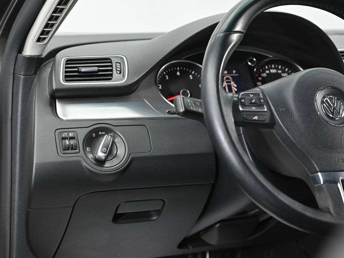 Volkswagen Passat, 2012 - Фото №8