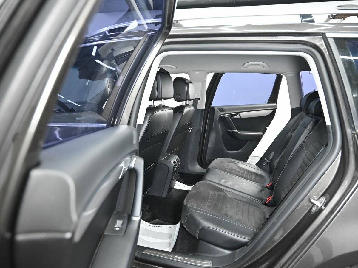 Volkswagen Passat, 2012 - Фото №13
