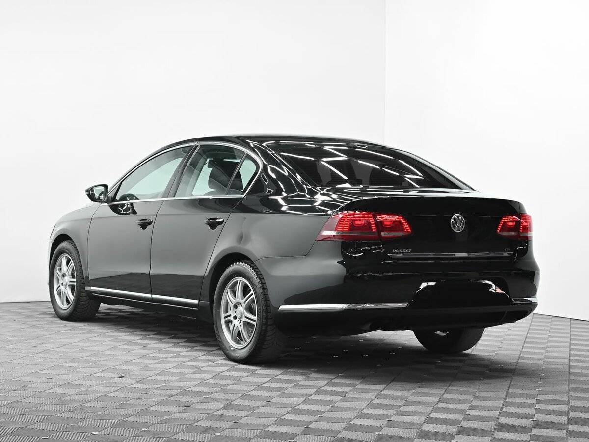 Volkswagen Passat, 2012 - Фото №2