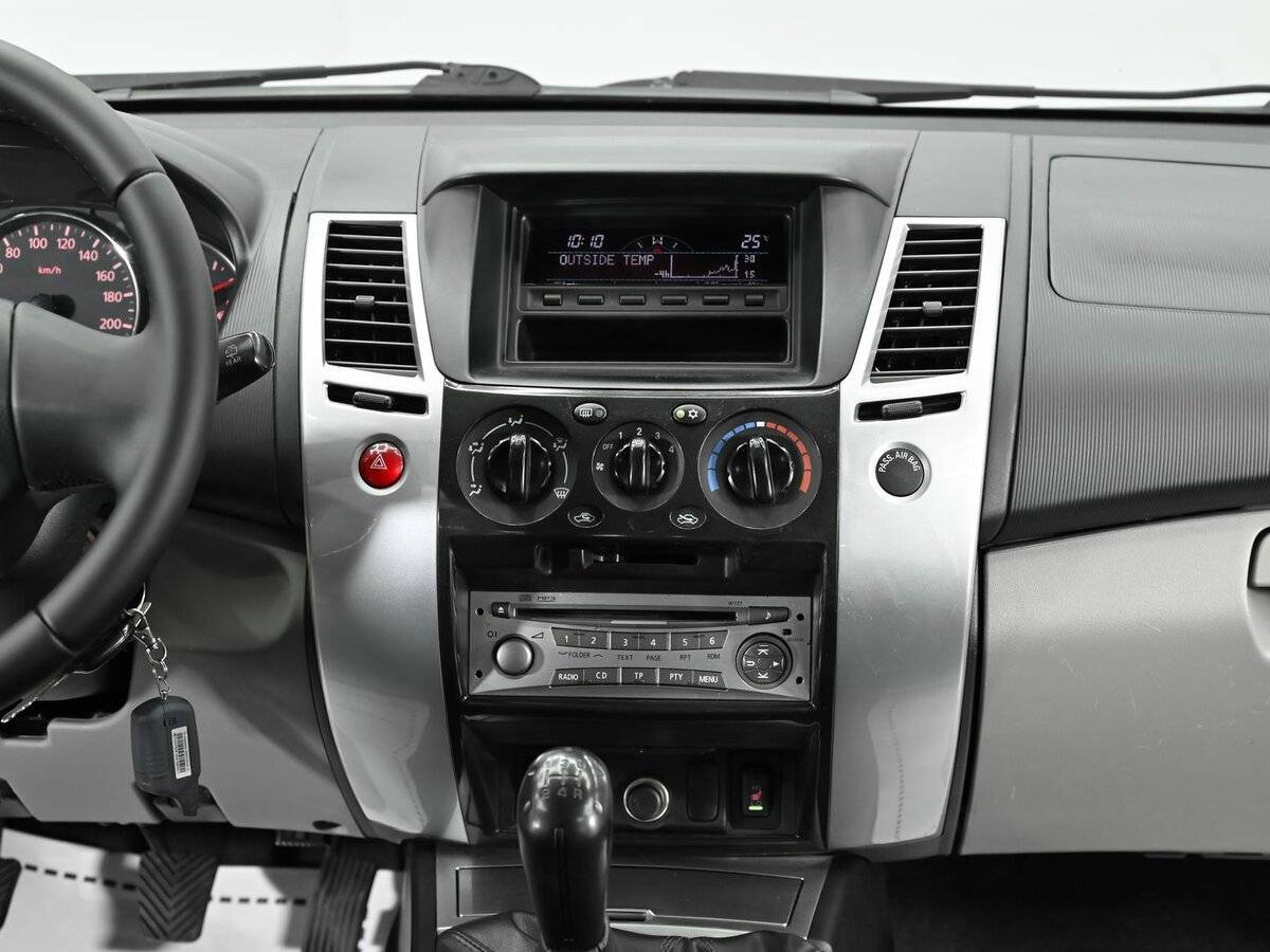 Mitsubishi Pajero Sport, 2012 - Фото №8