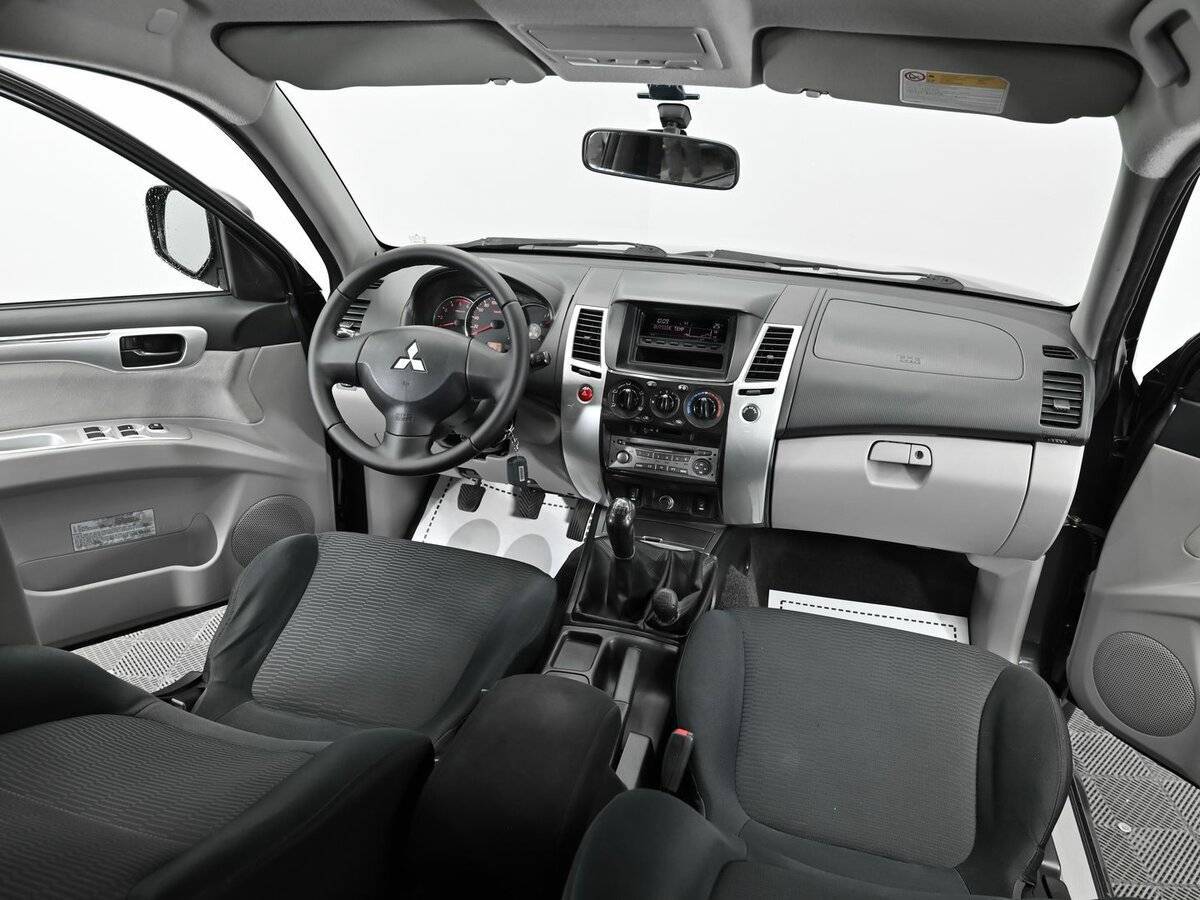 Mitsubishi Pajero Sport, 2012 - Фото №10