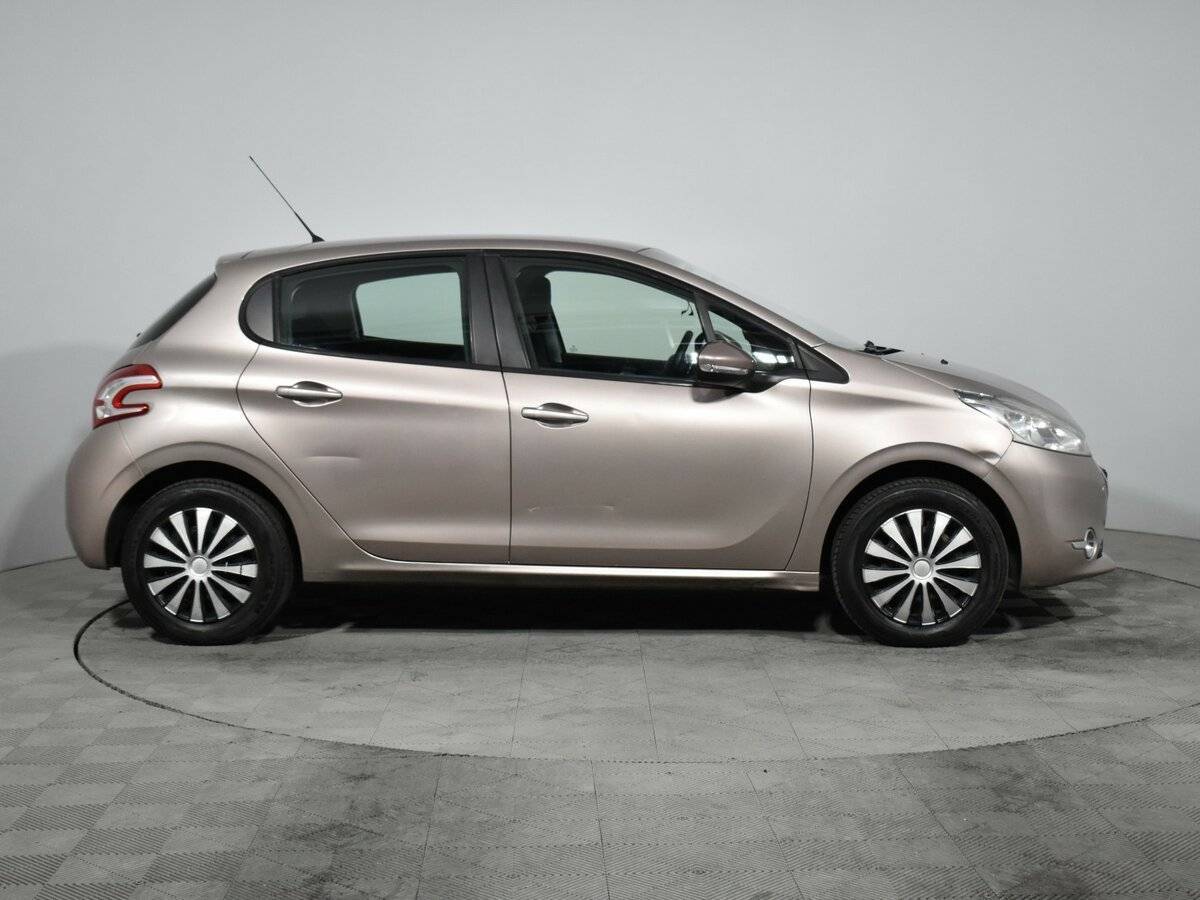 Peugeot 208, 2014 - Фото №3