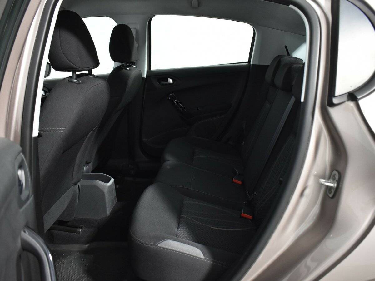 Peugeot 208, 2014 - Фото №11