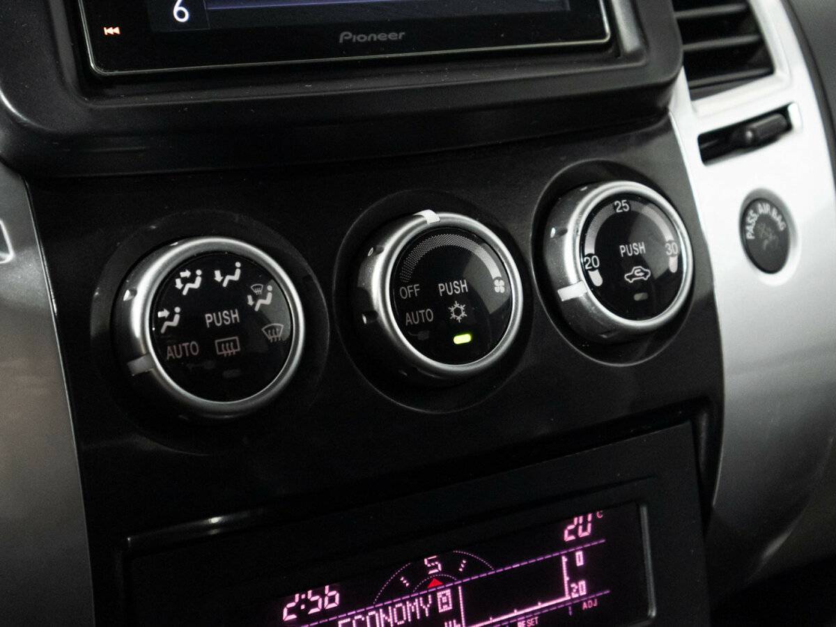 Mitsubishi Pajero Sport, 2012 - Фото №17