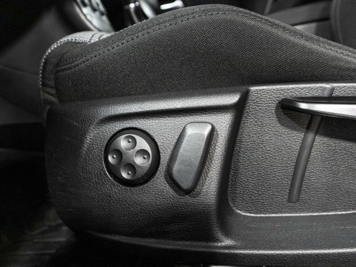 Volkswagen Passat CC, 2012 - Фото №15