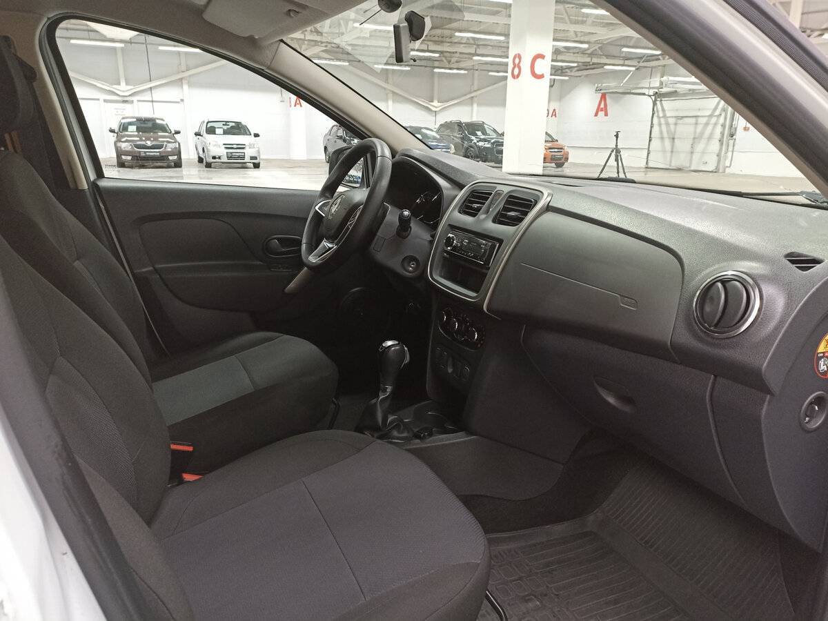 Renault Logan, 2020 - Фото №10