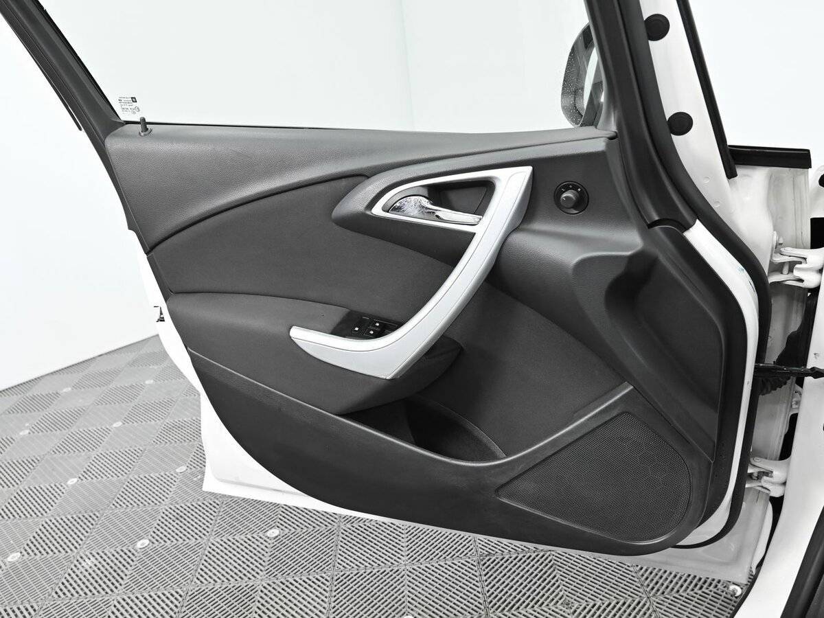 Opel Astra, 2012 - Фото №6