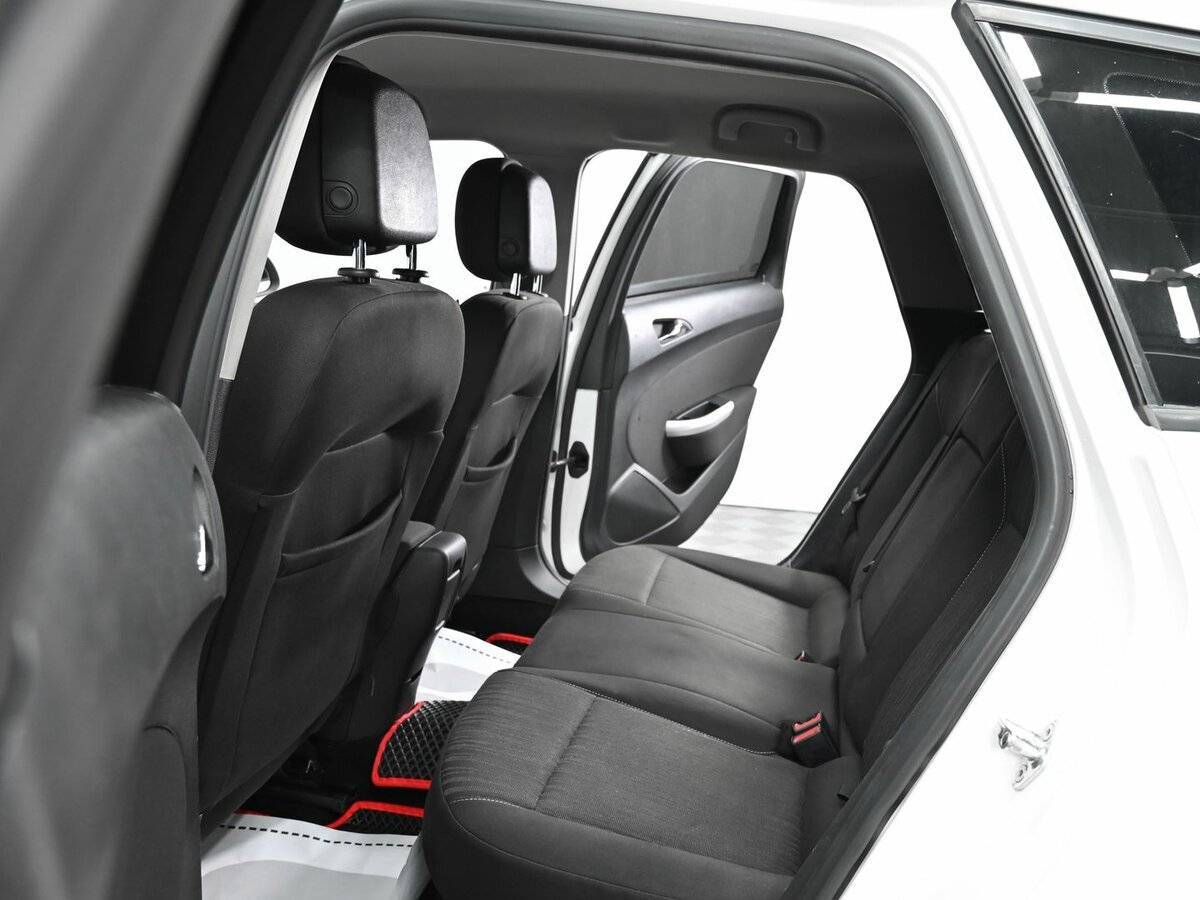 Opel Astra, 2012 - Фото №12