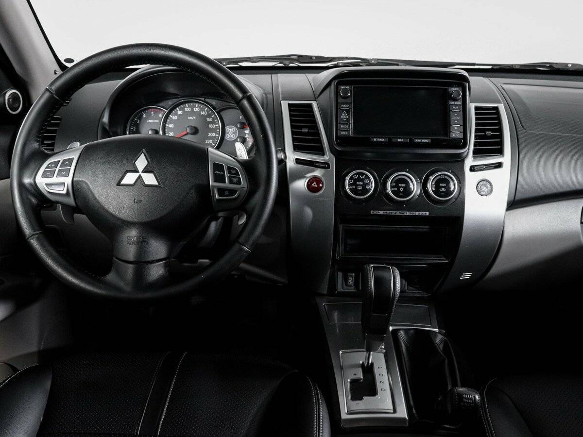Mitsubishi Pajero Sport, 2013 - Фото №11