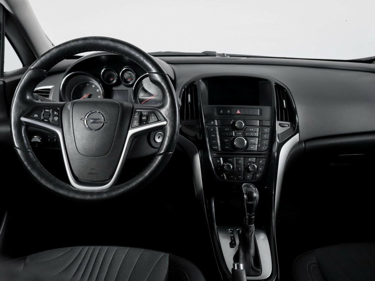 Opel Astra J Рестайлинг, 2014 - Фото №9