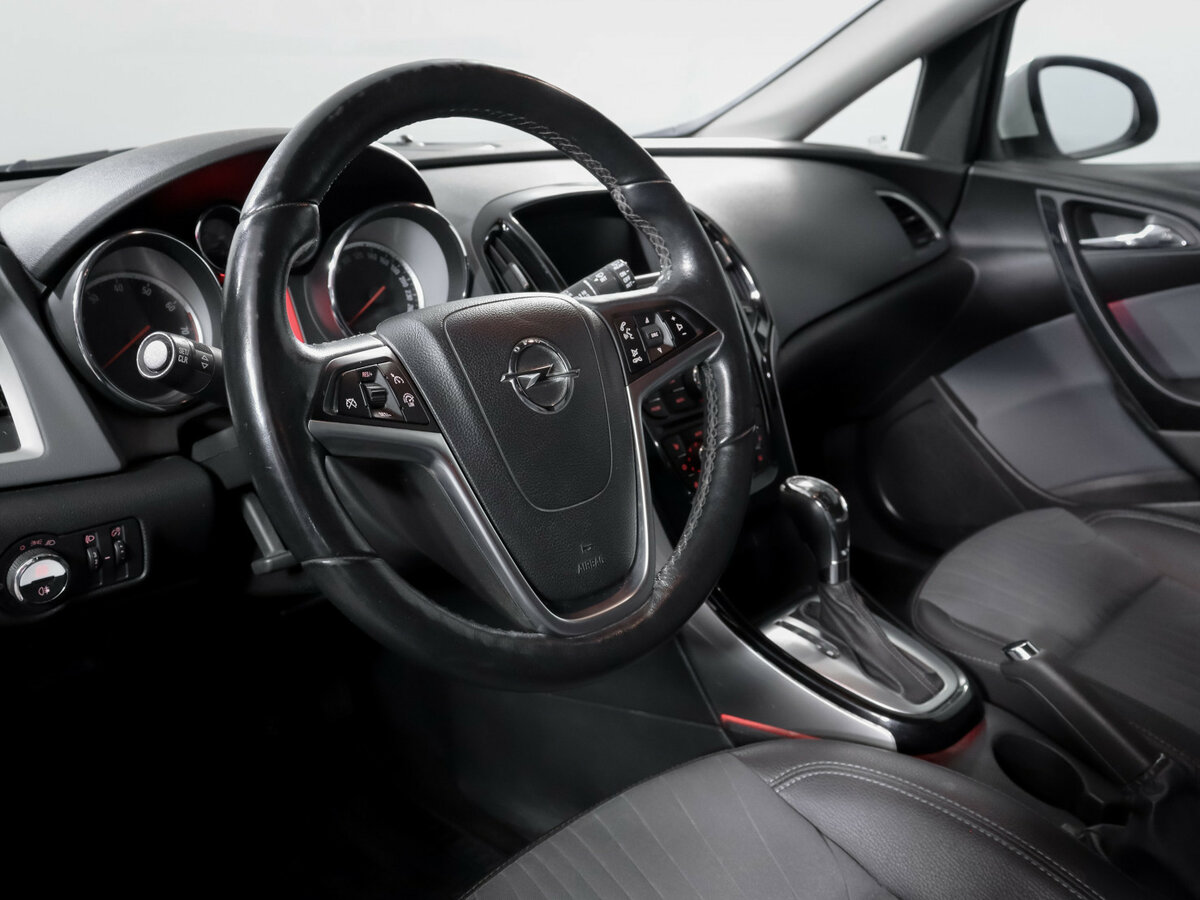 Opel Astra J Рестайлинг, 2014 - Фото №11