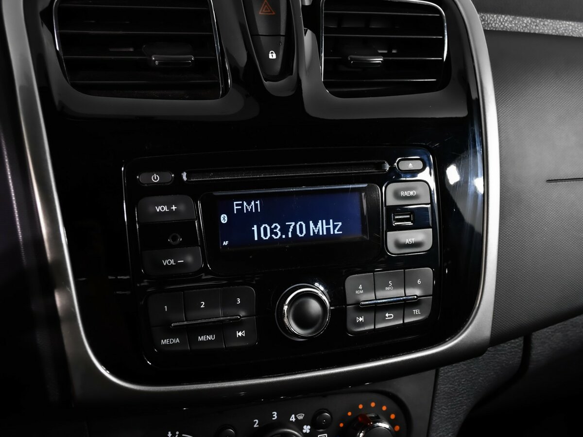 Renault Logan II, 2018 - Фото №14