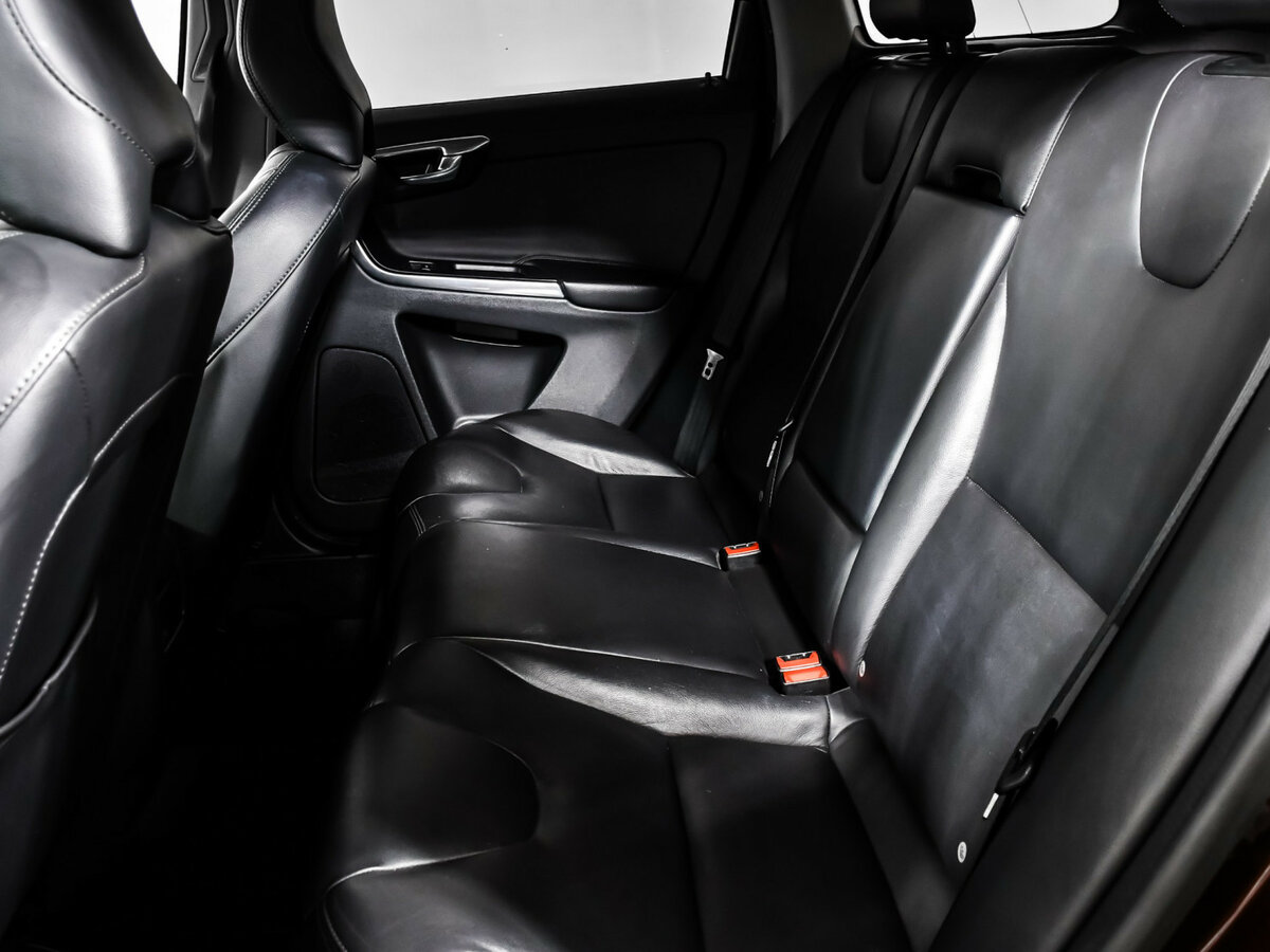 Volvo XC60 I Рестайлинг, 2015 - Фото №11