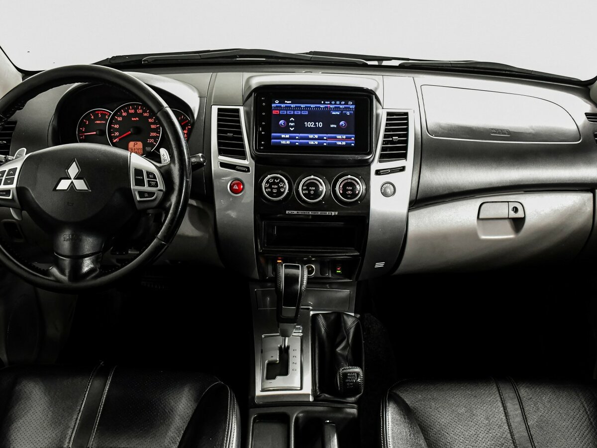 Mitsubishi Pajero Sport II Рестайлинг, 2013 - Фото №8